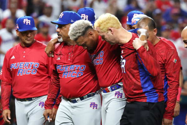 World Baseball Classic: Mets get one step closer Edwin Daz injures his knee while celebrating with Puerto Rico and must leave in a wheelchair