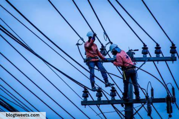 Utilities crews from all over the country are assisting LG&E and KU