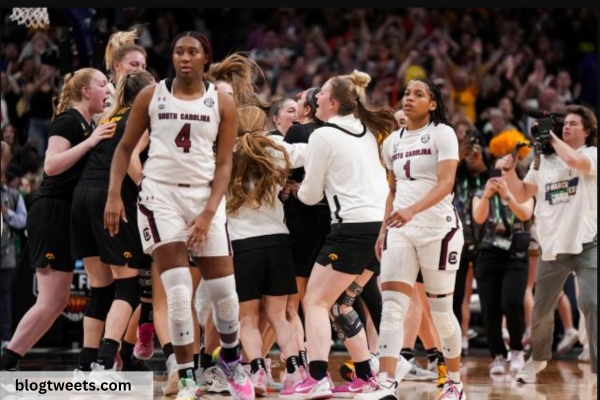 Caitlin Clark and Iowa end South Carolina’s undefeated season in the Final Four